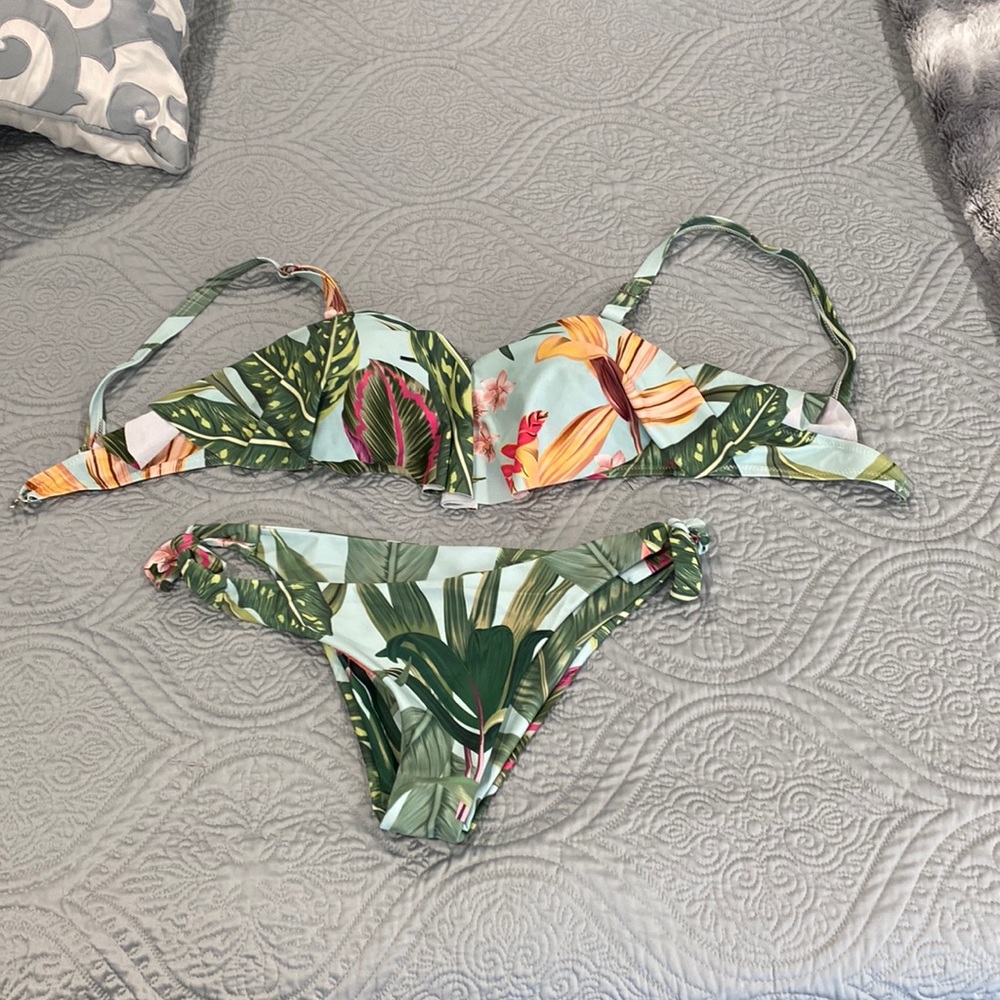 Bathing suit